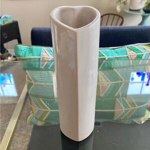 VTG Haege Heart Shaped USA Pottery Vase 7.5”